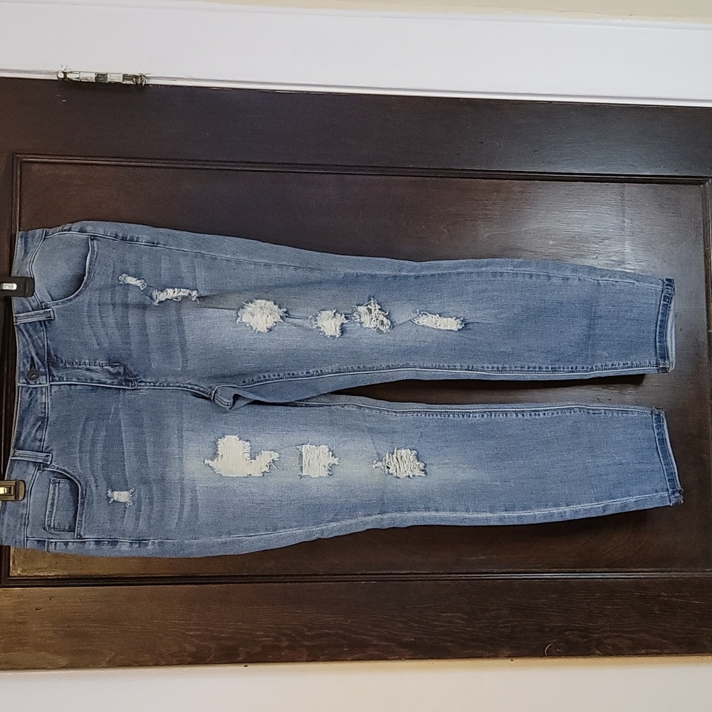 Mid -Rise Light Wash Destressed Skinny Jeans Size 14